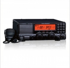 Возимая КВ радиостанция Vertex Standard VX-1700